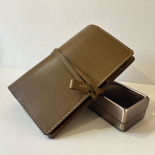 艾曼紐 A6 皮革六孔活頁筆記本封套 橄欖油綠/灰陶色