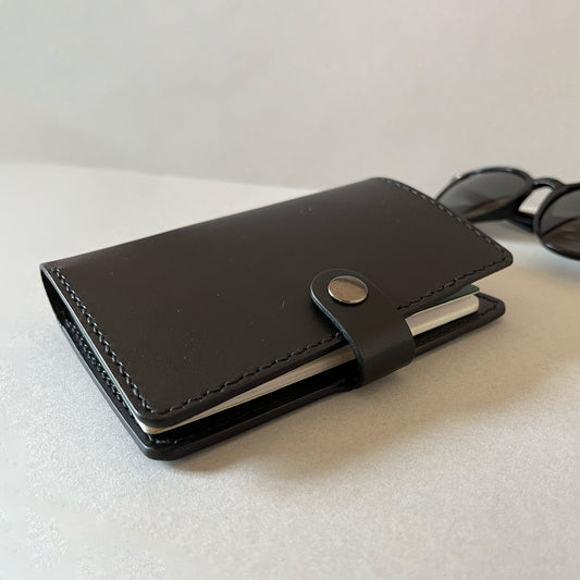 Bambini 皮革護照夾 石墨黑/航海藍/英國賽車綠