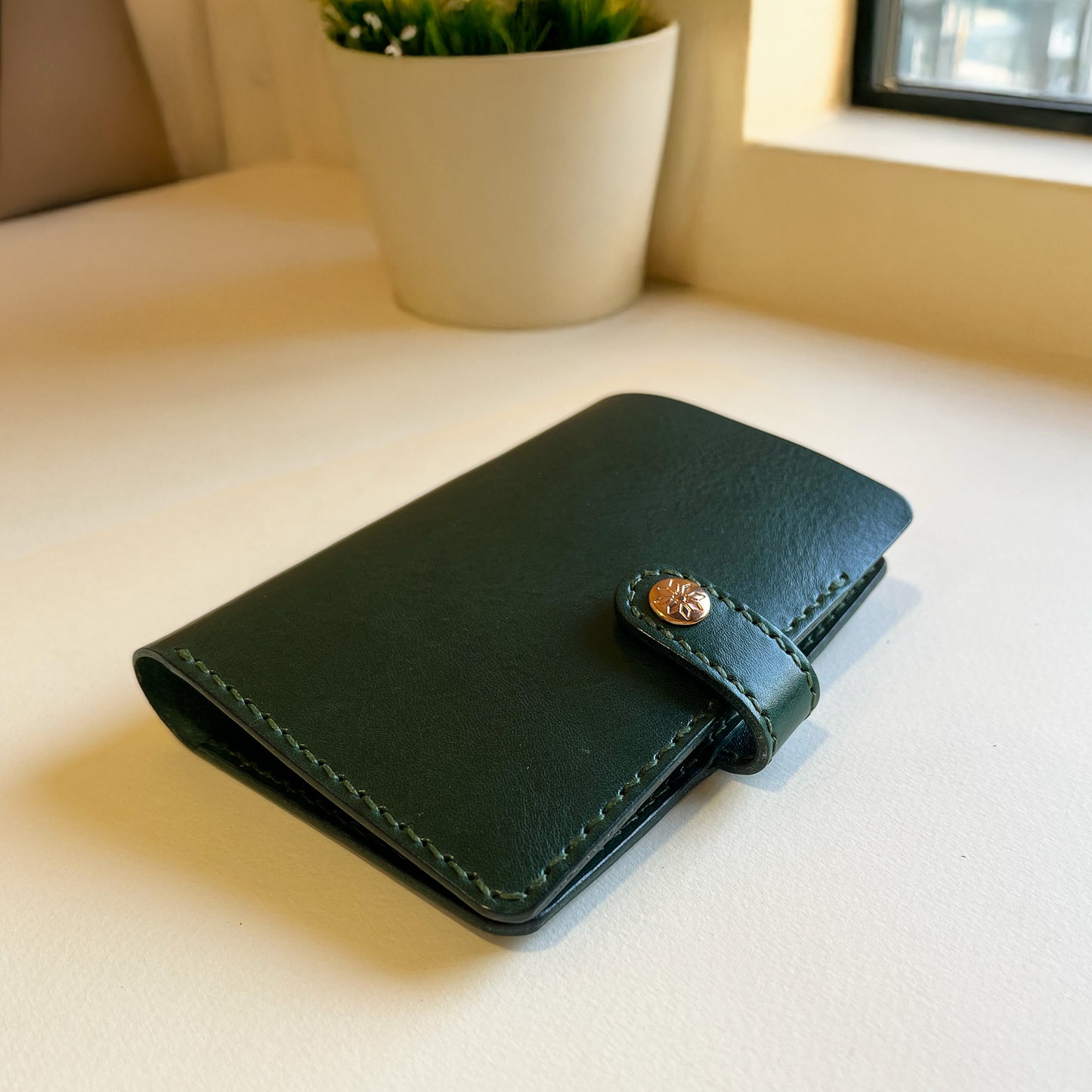 Florian 皮革護照夾 綠洲