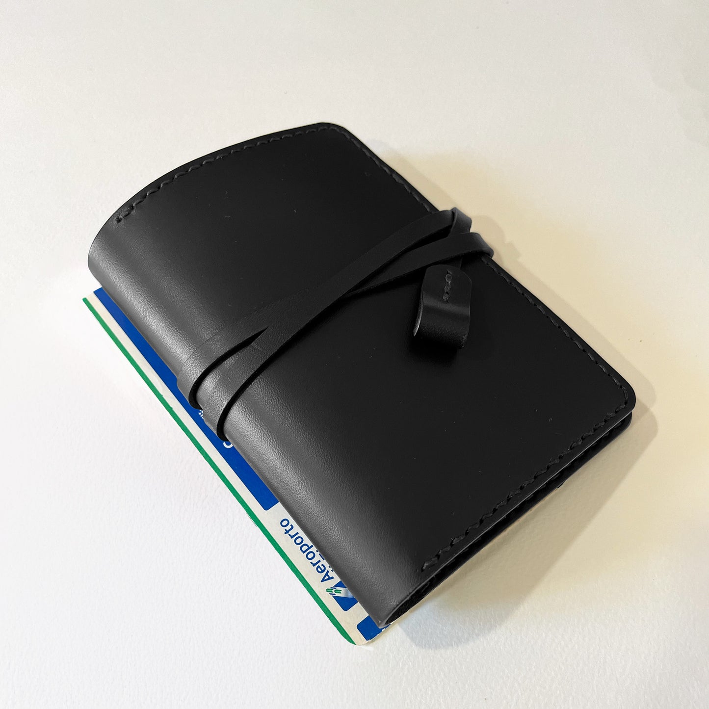 艾曼紐 皮革護照夾 石墨黑