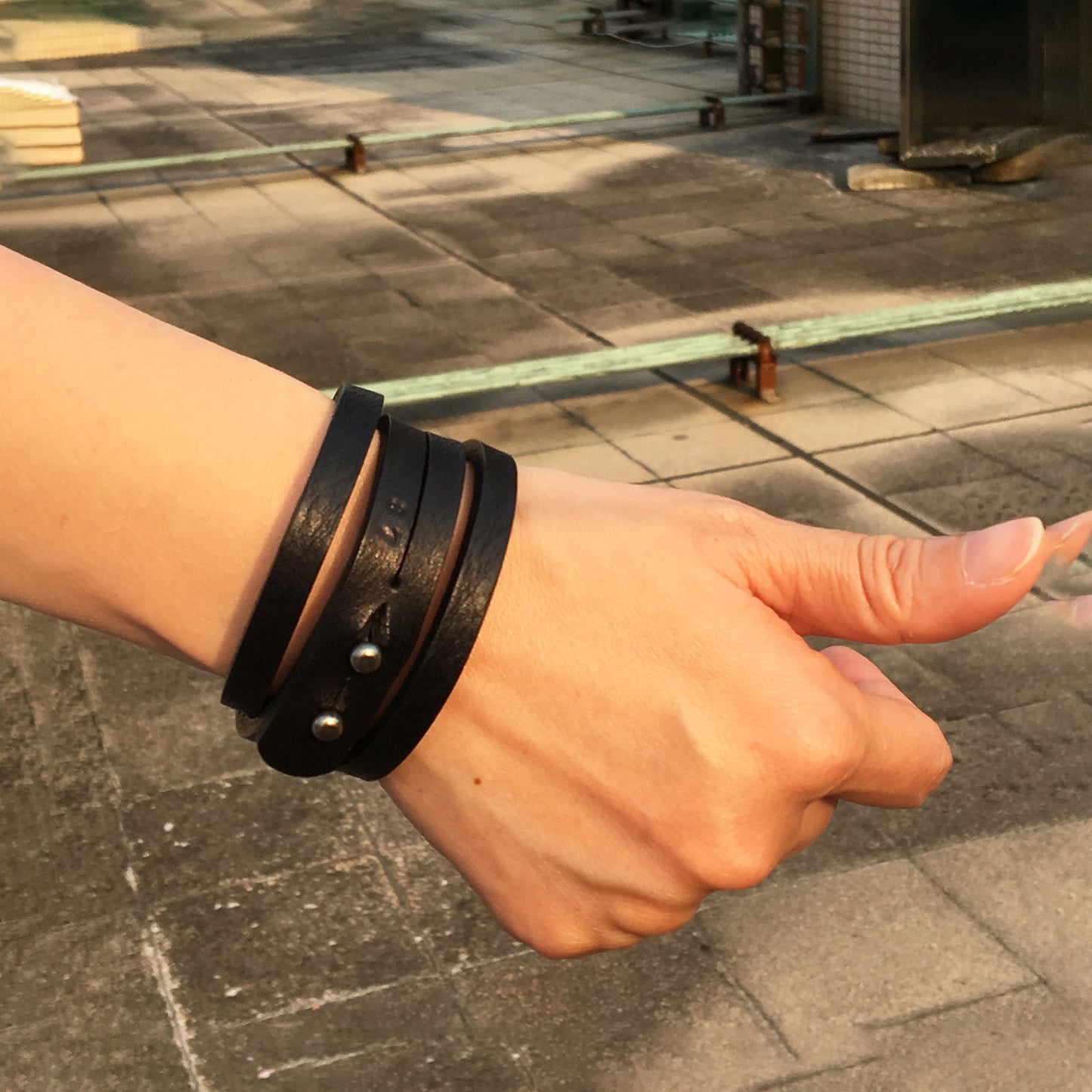 Angels 皮革手環 黑岩