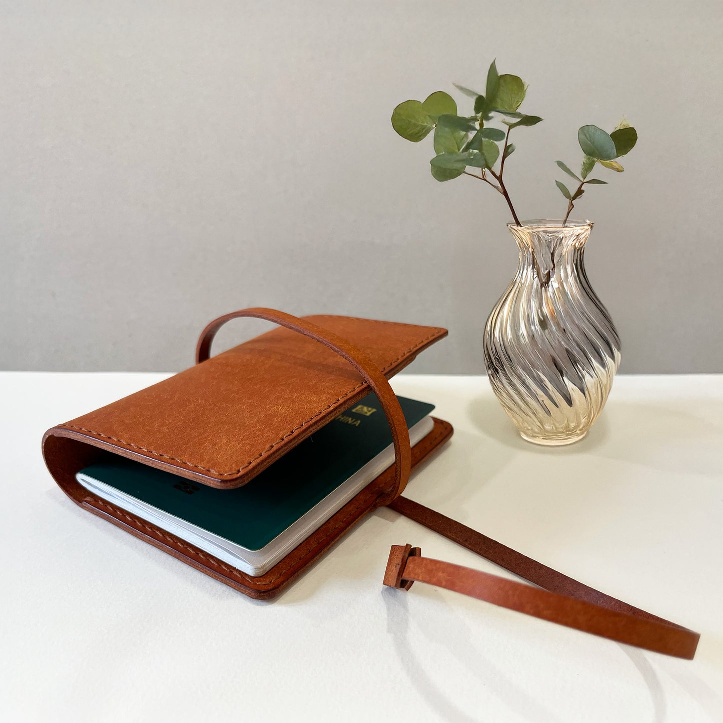 艾曼紐 皮革護照夾 Voyage系列 雅典學院棕