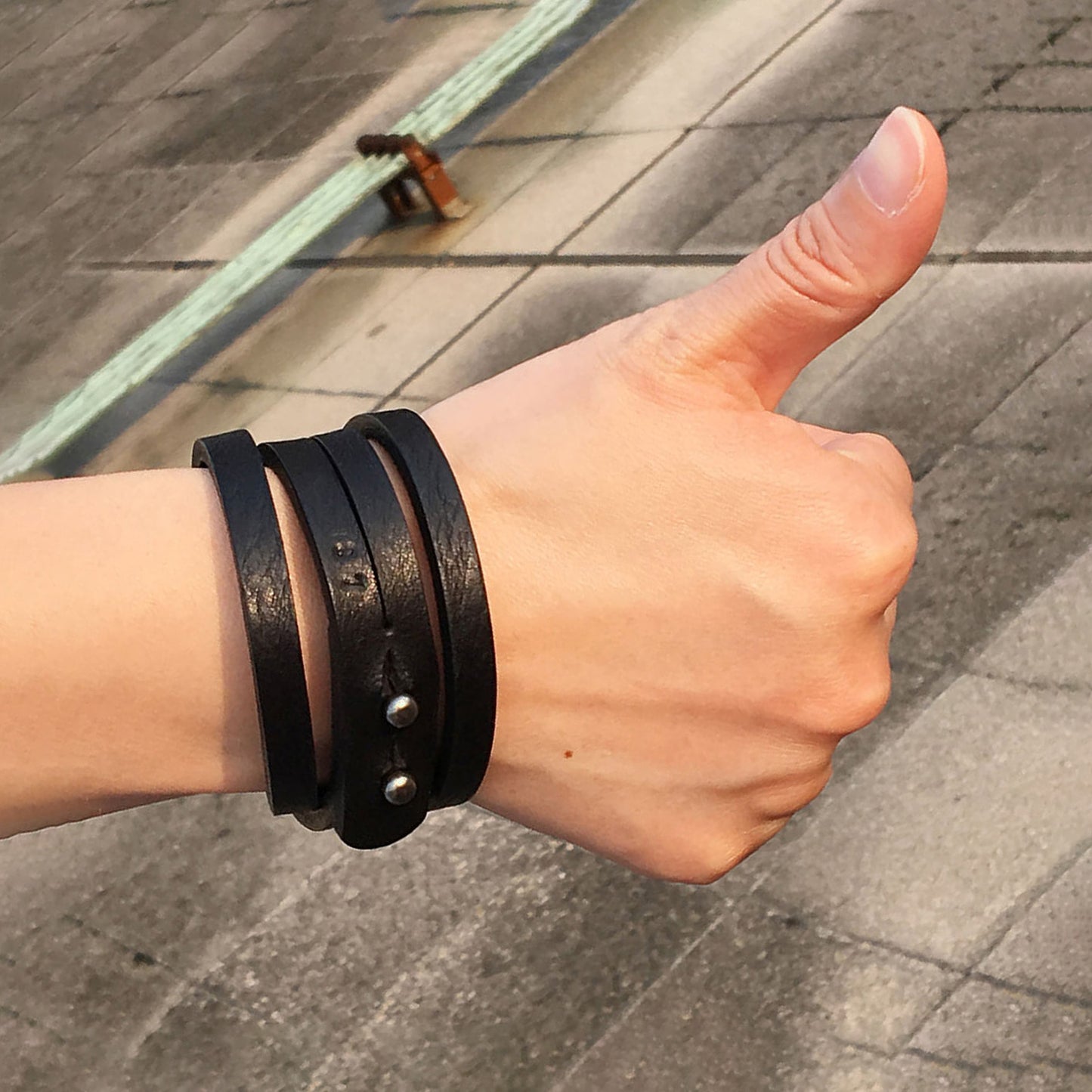 Angels 皮革手環 黑岩