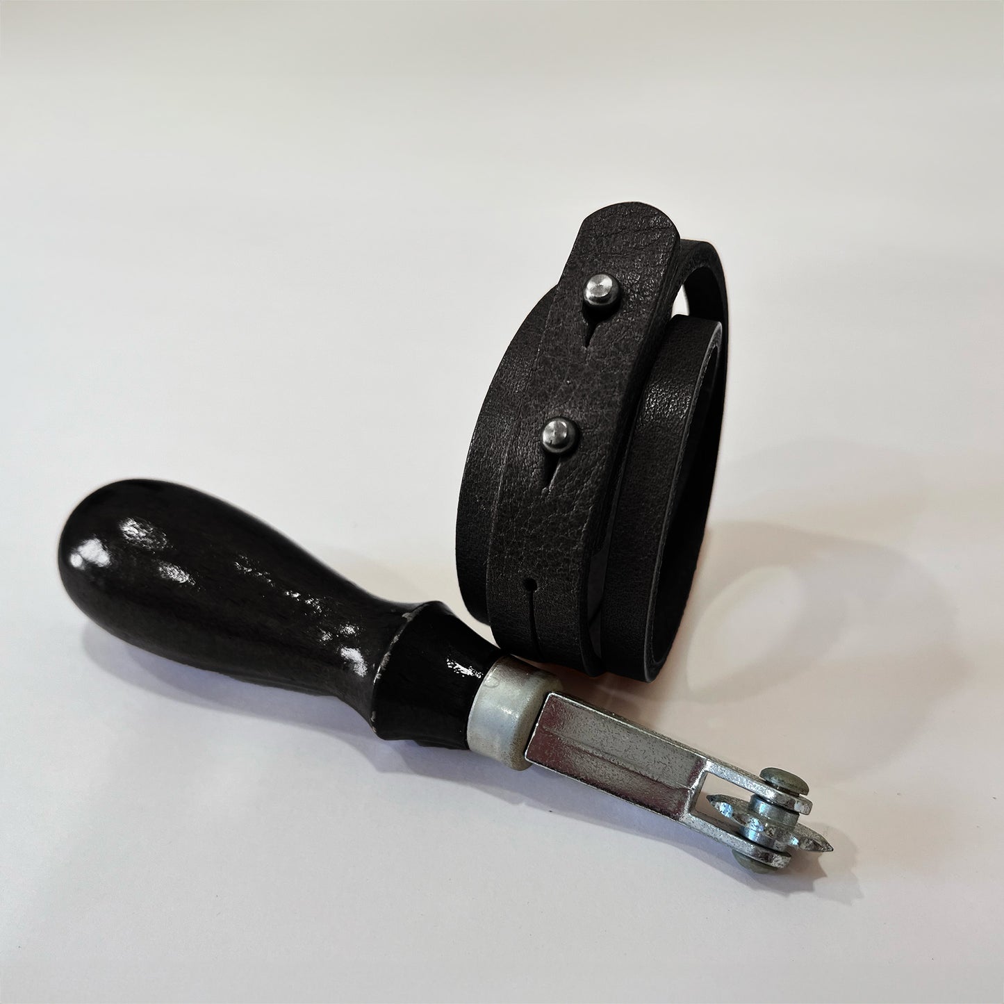 Angels 皮革手環 黑岩