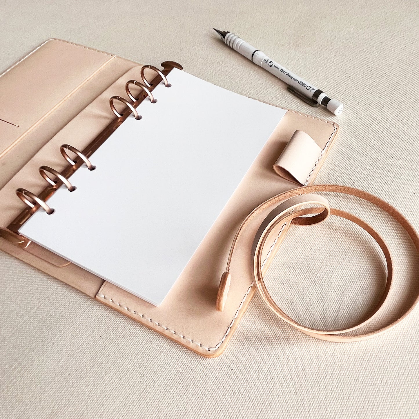 翡冷翠 A6 皮革六孔活頁筆記本封套 橡木白