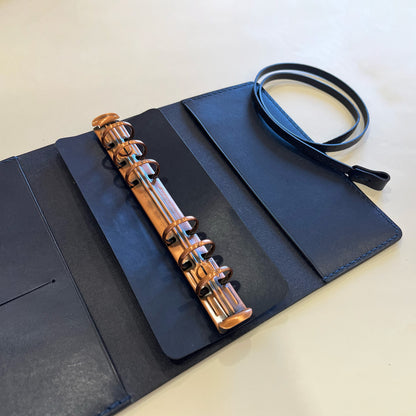 艾曼紐 A6 皮革六孔活頁筆記本封套 航海藍