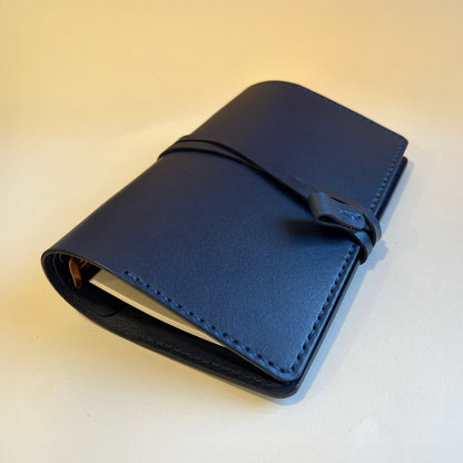 艾曼紐 A6 皮革六孔活頁筆記本封套 航海藍