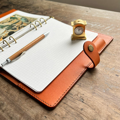 Accademia A5 皮革六孔活頁筆記本|手帳  橡木果實棕