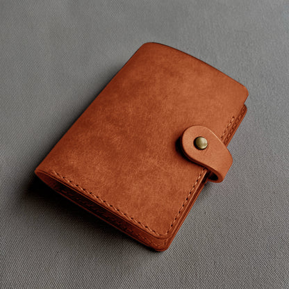 Accademia 皮革護照夾  古典紅絲絨