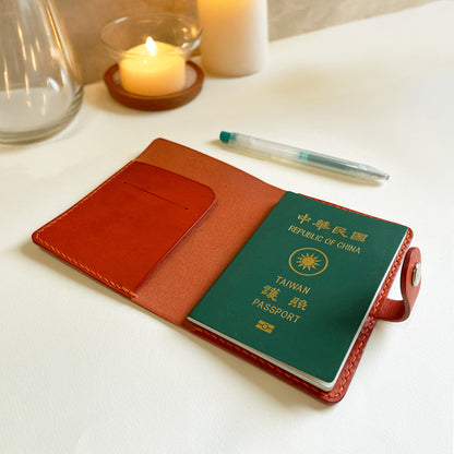 Accademia 皮革護照夾 珊瑚紅