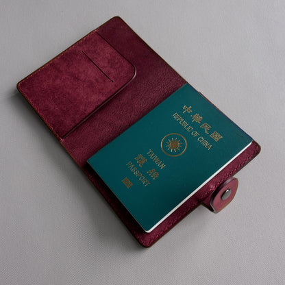 Accademia 皮革護照夾  古典紅絲絨