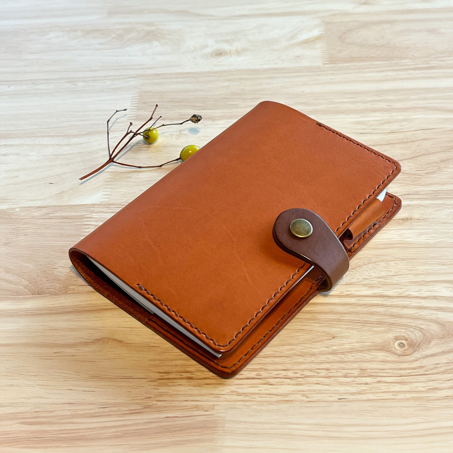 Accademia A6 皮革筆記本封套 橡木果實棕