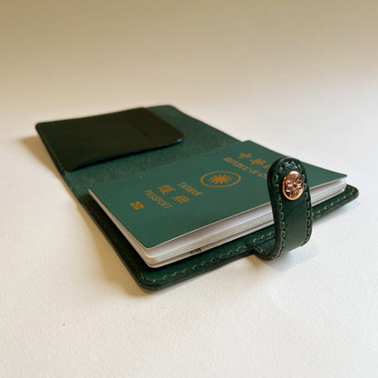 Florian 皮革護照夾 綠洲