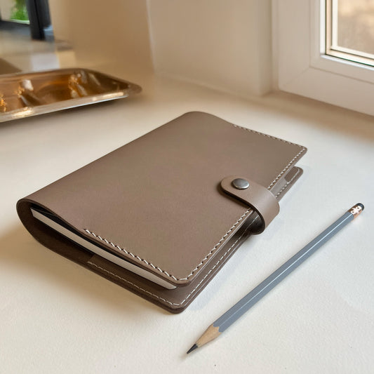 Granada A6 皮革筆記本封套