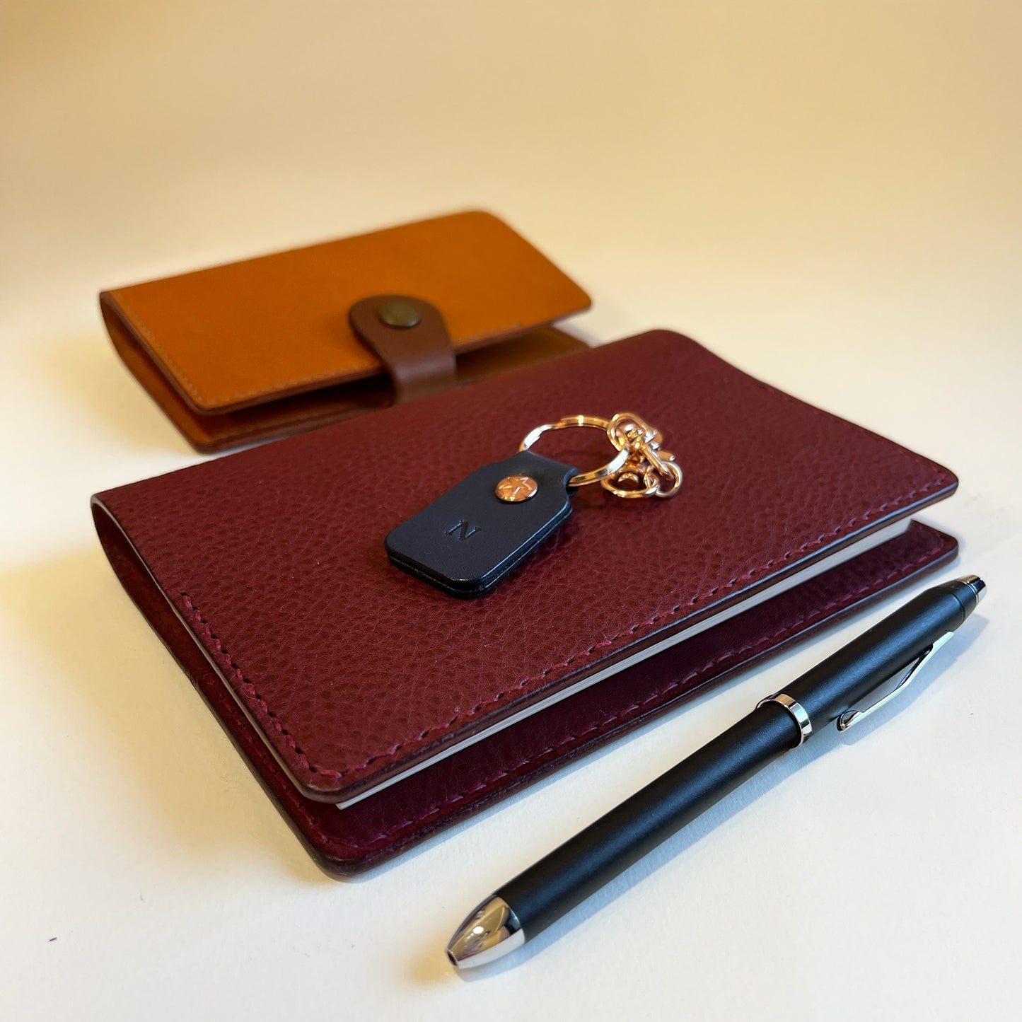 Journey A6 皮革筆記本封套 酒紅色
