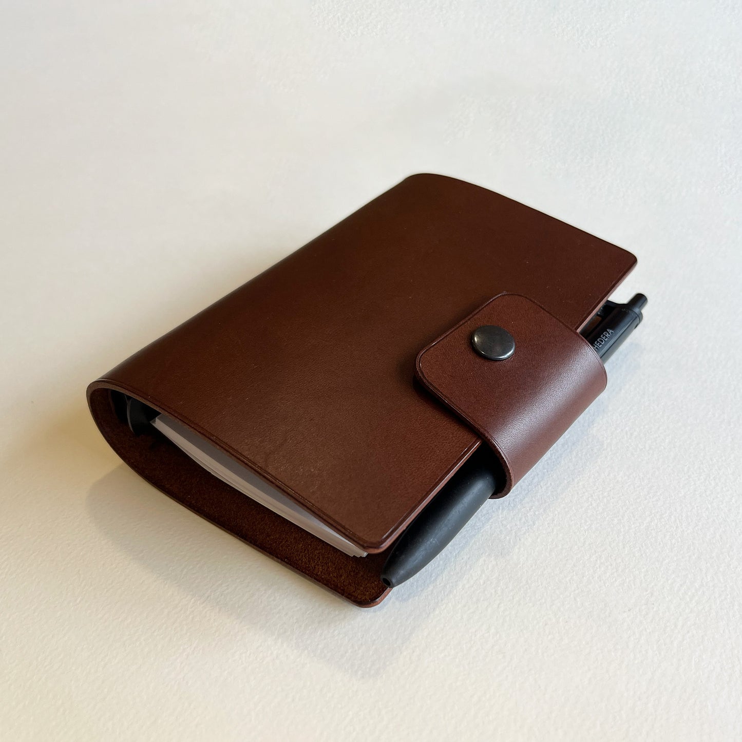 Madrid A7 皮革六孔活頁筆記本封套  焦糖棕/ 可可色