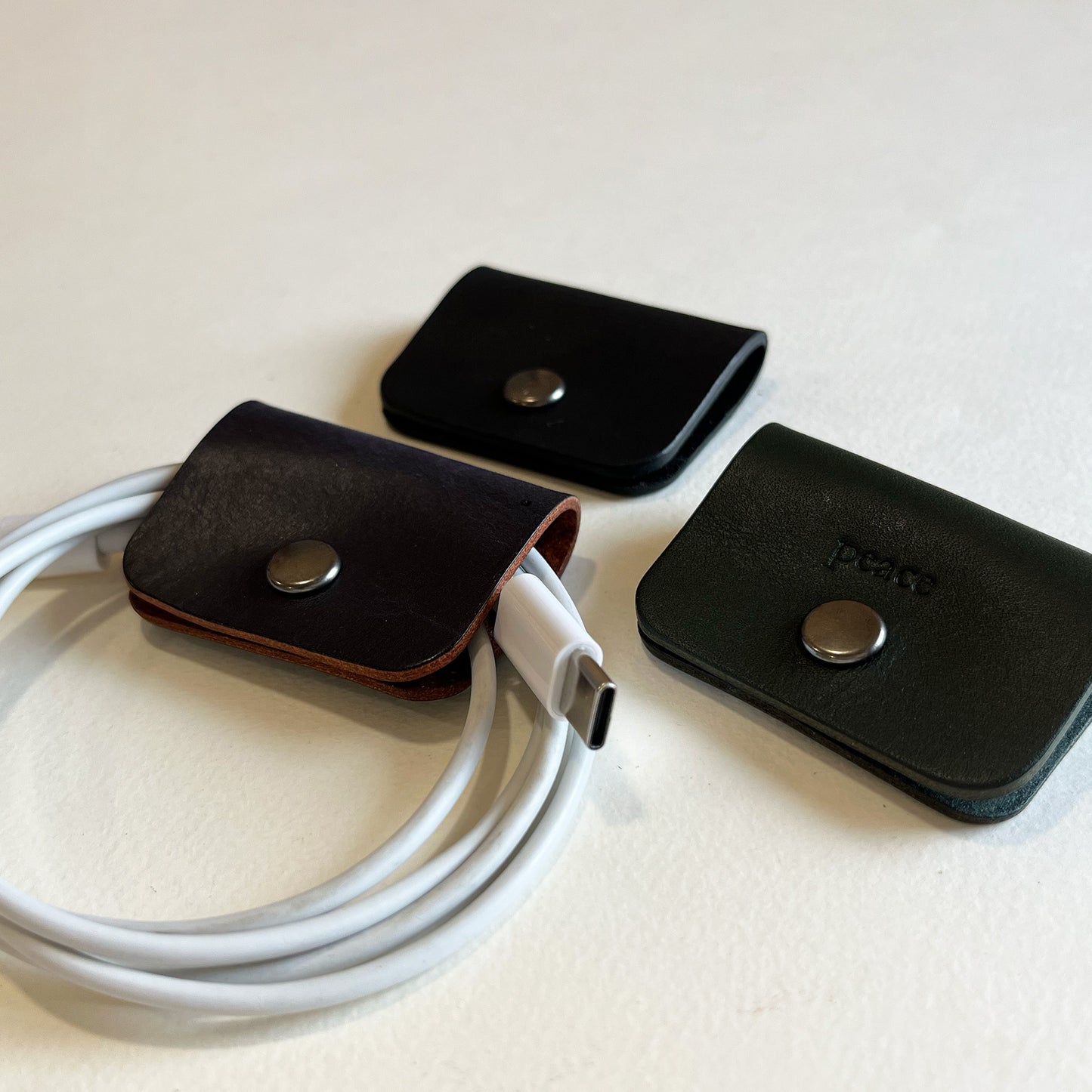 Reader 皮革集線器  Art 系列 /電線收納/植鞣革