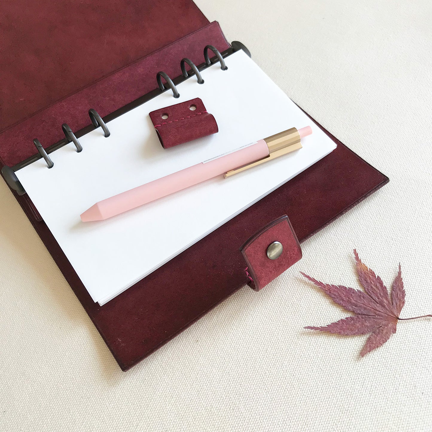 Uffizi A6 皮革六孔活頁筆記本封套 古典紅絲絨