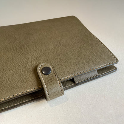 Urban A5 皮革六孔活頁筆記本|手帳  橄欖綠