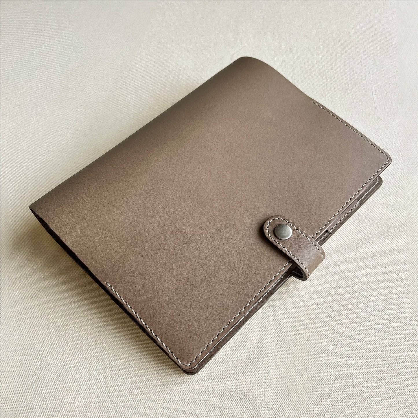 Urban A5 皮革六孔活頁筆記本|手帳 岩灰色