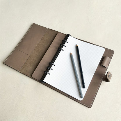 Urban A5 皮革六孔活頁筆記本|手帳 岩灰色