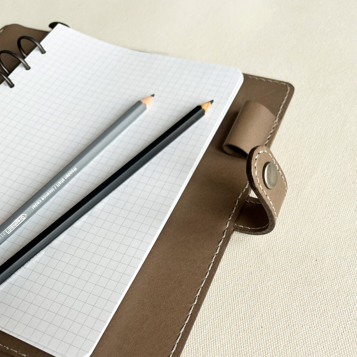 Urban A5 皮革六孔活頁筆記本|手帳 岩灰色